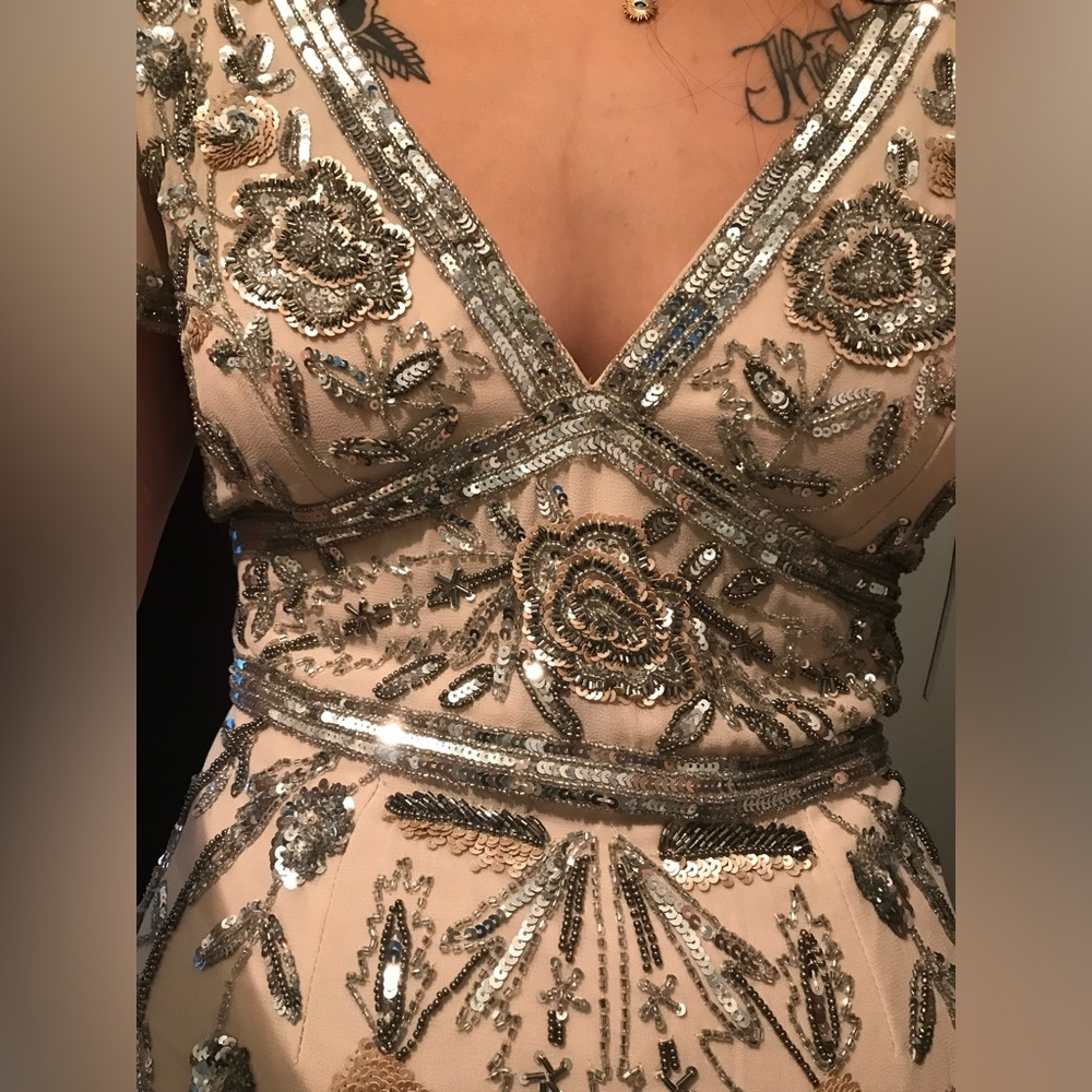 Aidan Mattox beaded v neck cap sleeve gown - Picture 4 of 5